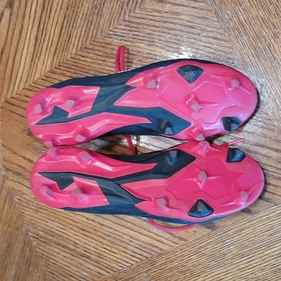 ADDIDAS Predator Soccer Cleats - Picture 7 of 9